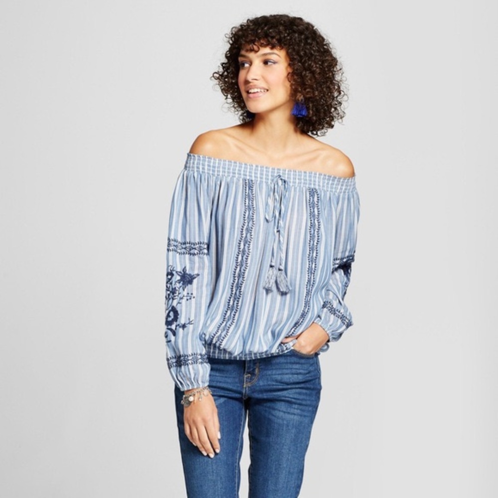 NWOT XHILIRATION - OFF THE SHOULDER PEASANT BLOUSE